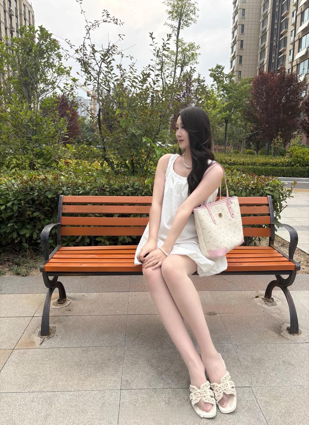 简简单单优雅自信穿搭分享 优雅自信穿搭分享