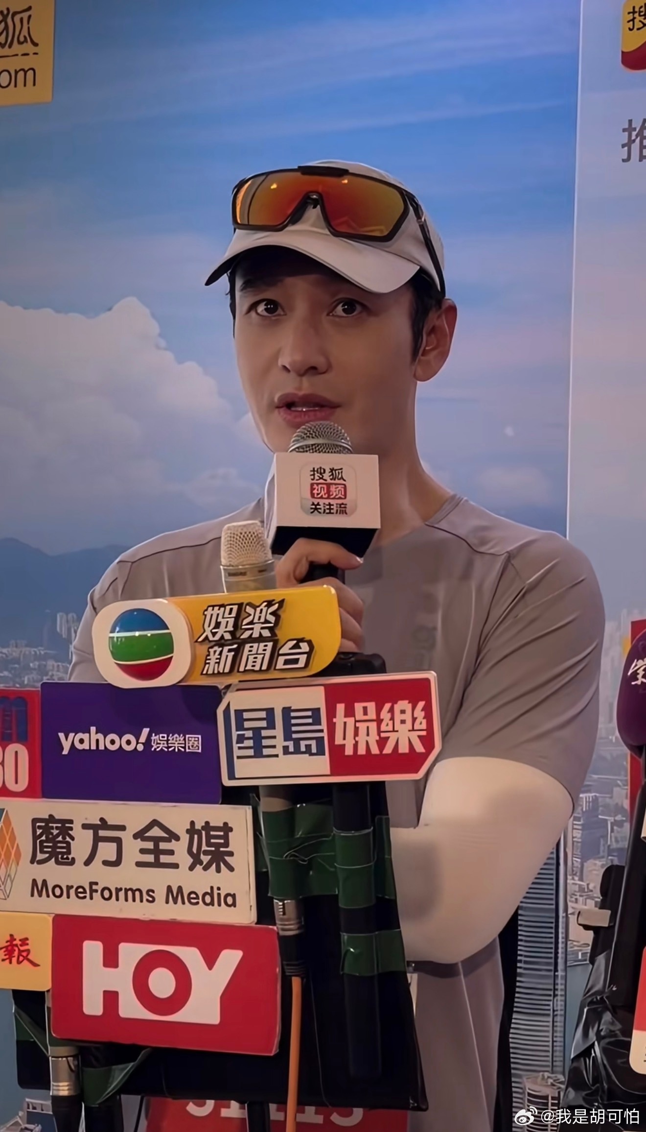 黄晓明想成为家里第一位博士，考博纯粹是为了家族荣耀，怎么还给自己设了一个家庭版博