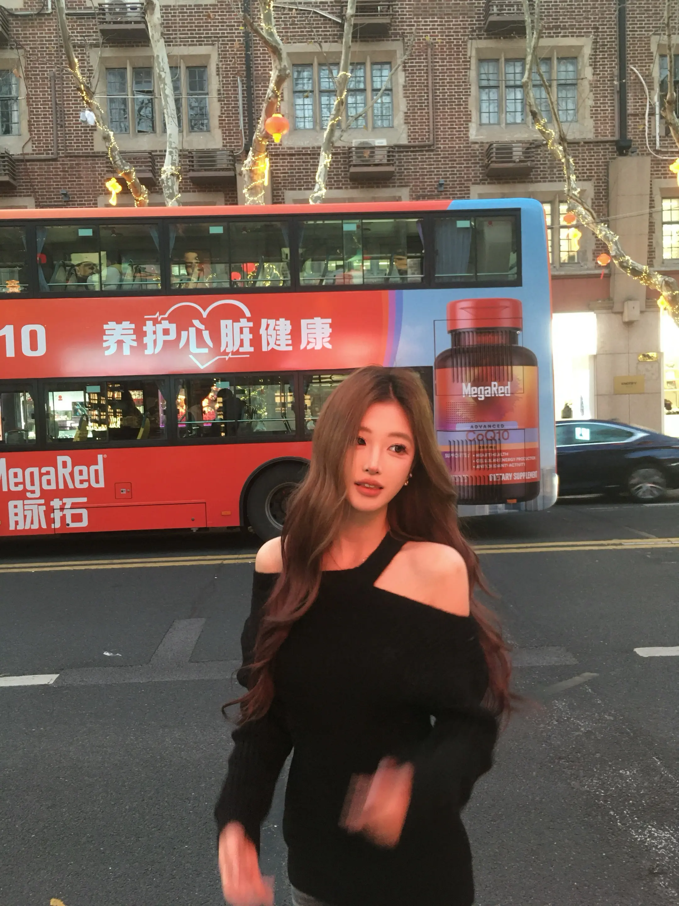 去跟她聊吧 有不懂的来问我