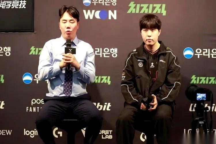 HLE教练Homme输了0-2，一坐到镜头前，先是深吸一口气，把所有责任往自己身