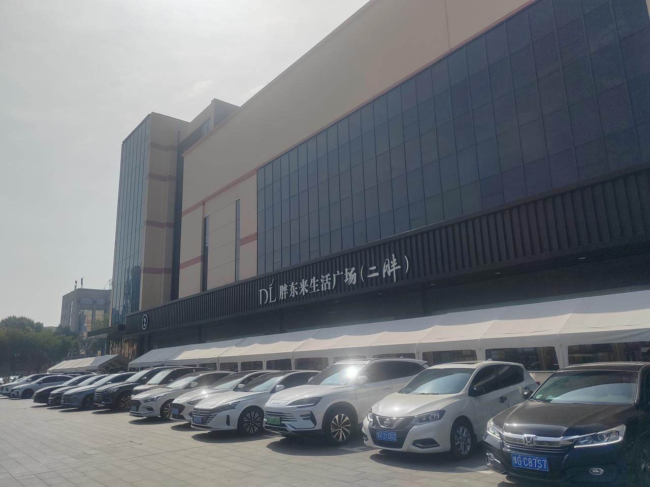 惊梦人享受到了超高的待遇！
5月5日凌晨3点多，惊梦人在抖音上发布了针对胖东来说
