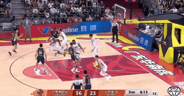 终于把广东男篮的脓包试出来了，就是我，我不看就能发挥正常。广东男篮vs北京男篮广