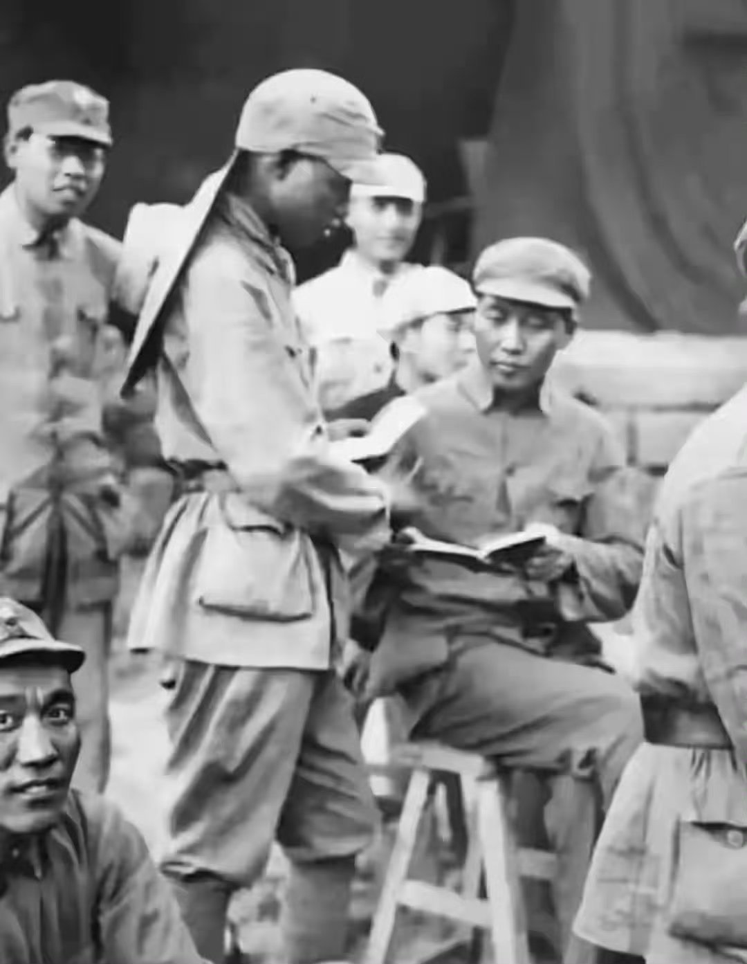 抗战时期，毛主席在延安 