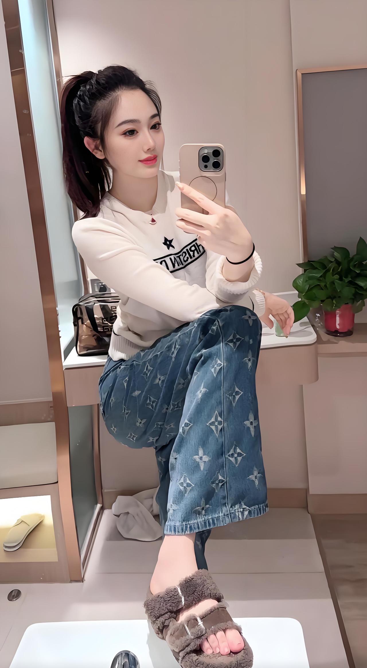 穿得舒适，心情自然好，简简单单就很幸福。穿得舒适，身心愉悦，生活也更有滋味。