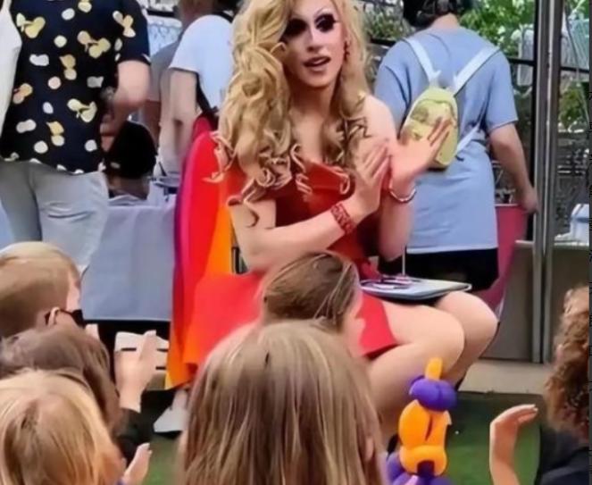 欧洲人在性方面究竟有多开放？德国再创历史！女厕所、女浴室可以随便进了。

外界传