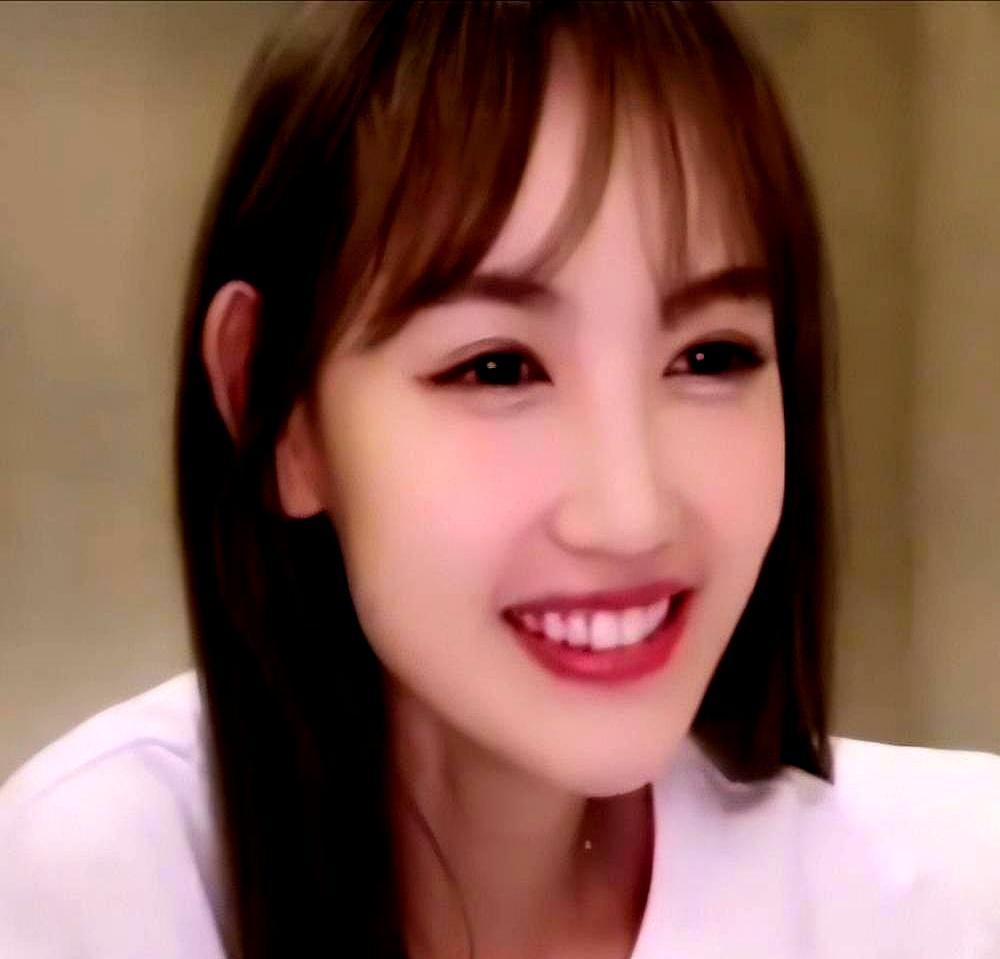 3万人围观，5千人留下，只因一句“宋喆来了”。
 
昨晚马蓉开播卖婴儿湿巾，弹幕