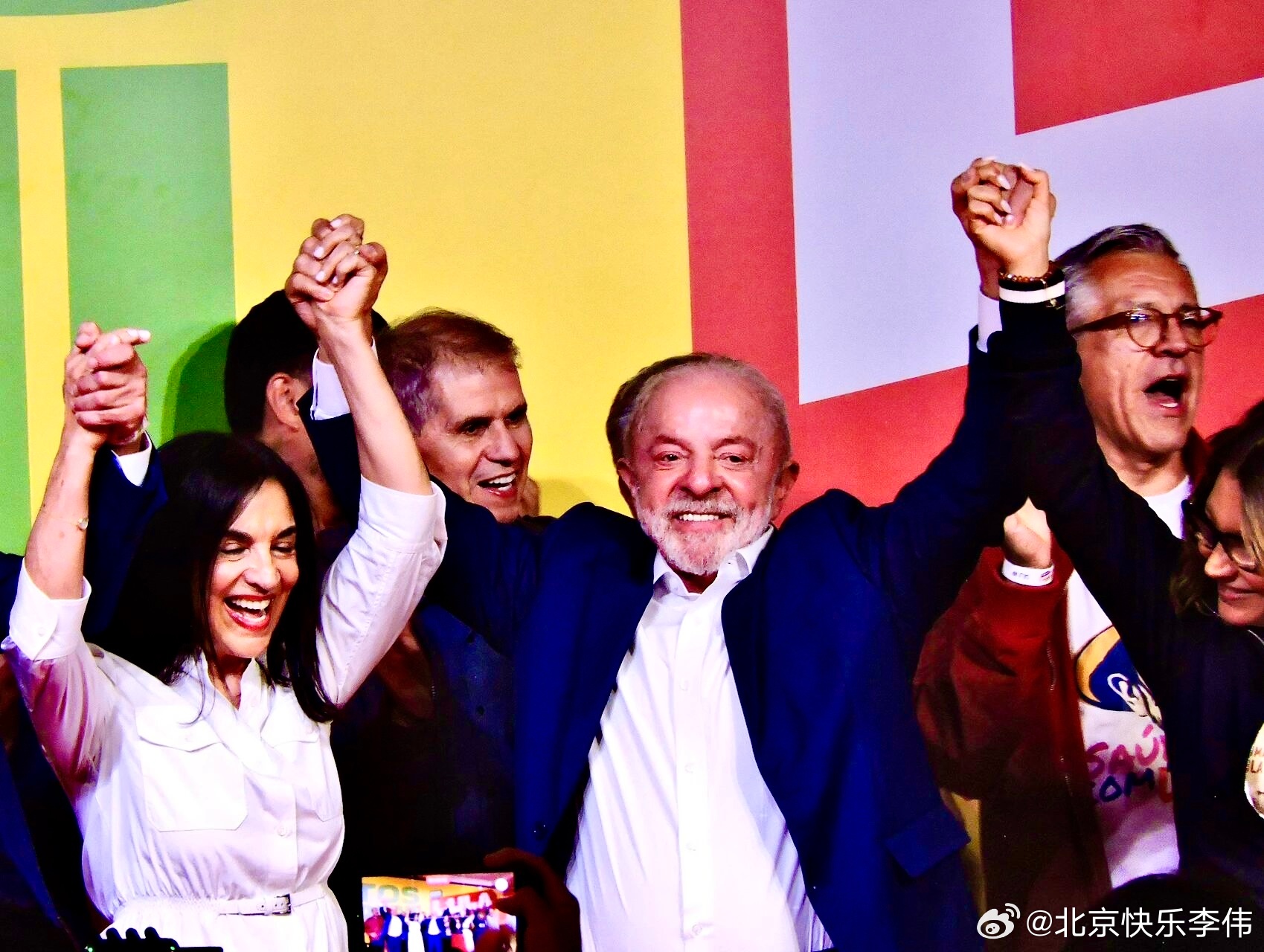 利好中国🇨🇳        在当地时间25日举行的巴西总统选举第二轮投票中，