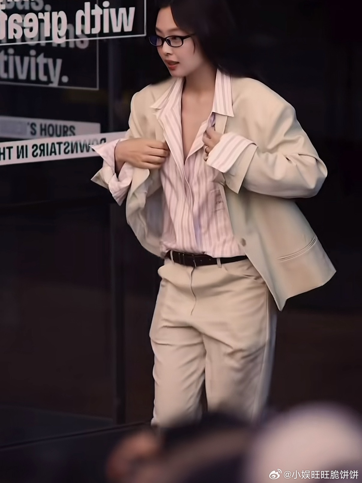 jennie这么穿更好看一些 