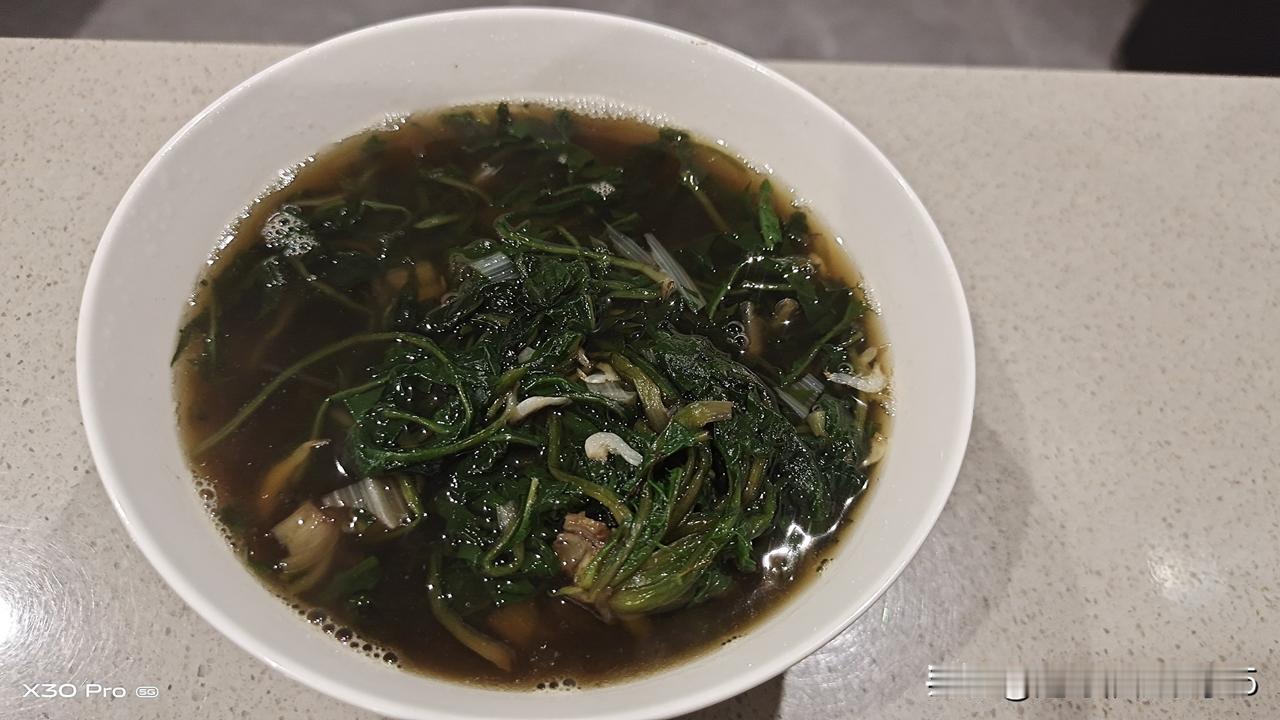 简直笑死我了，就想吃这口了，吃不到咋还感觉抓心挠肝的呢？这岁数越大馋劲儿上来咋还