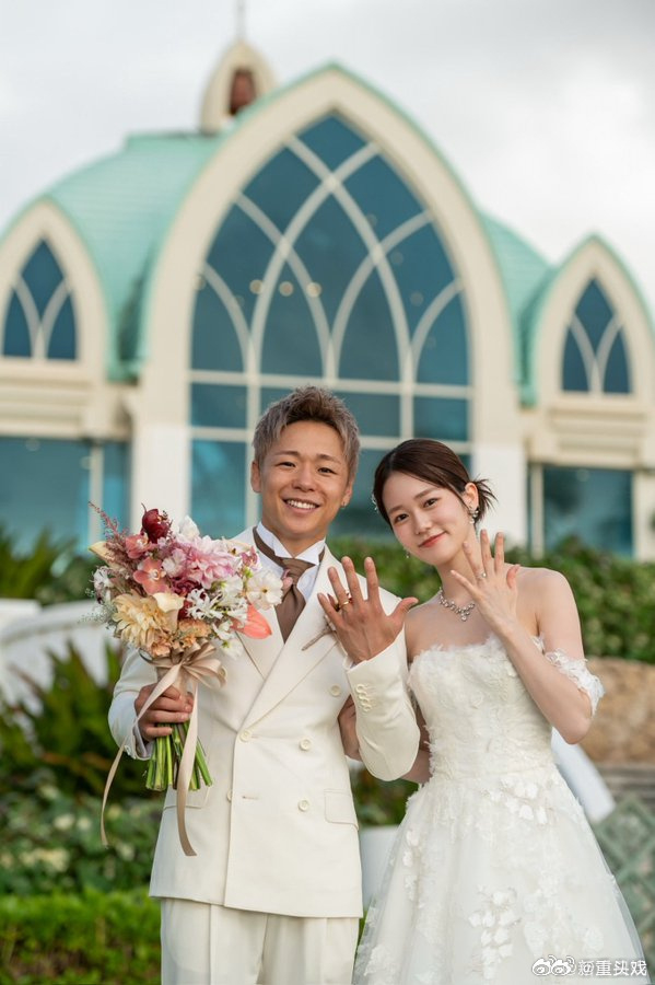 川口葵武尊结婚川口葵武尊官宣结婚 演员川口葵（26）与综合格斗选手武尊（34）结