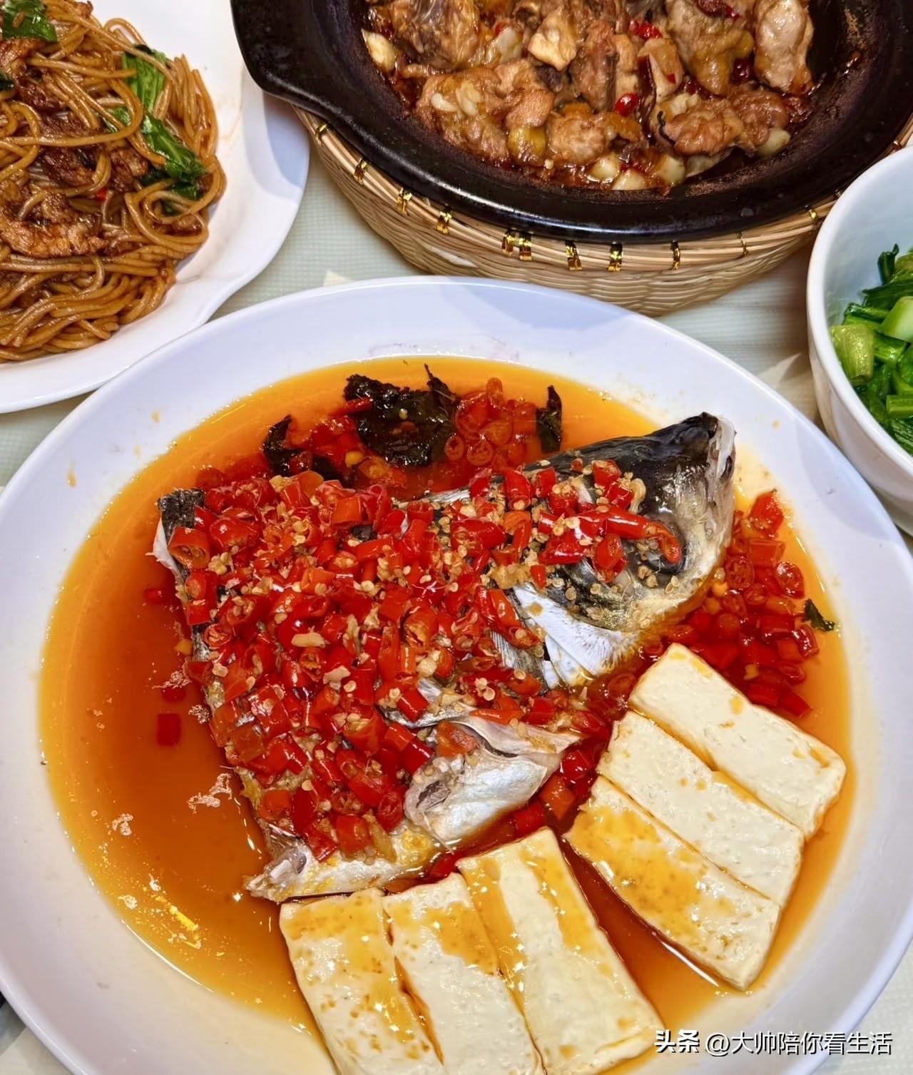 抛开钱不谈，
我现在最需要的，是不被打扰的安静，
是好好睡一觉，
是心里没那么多