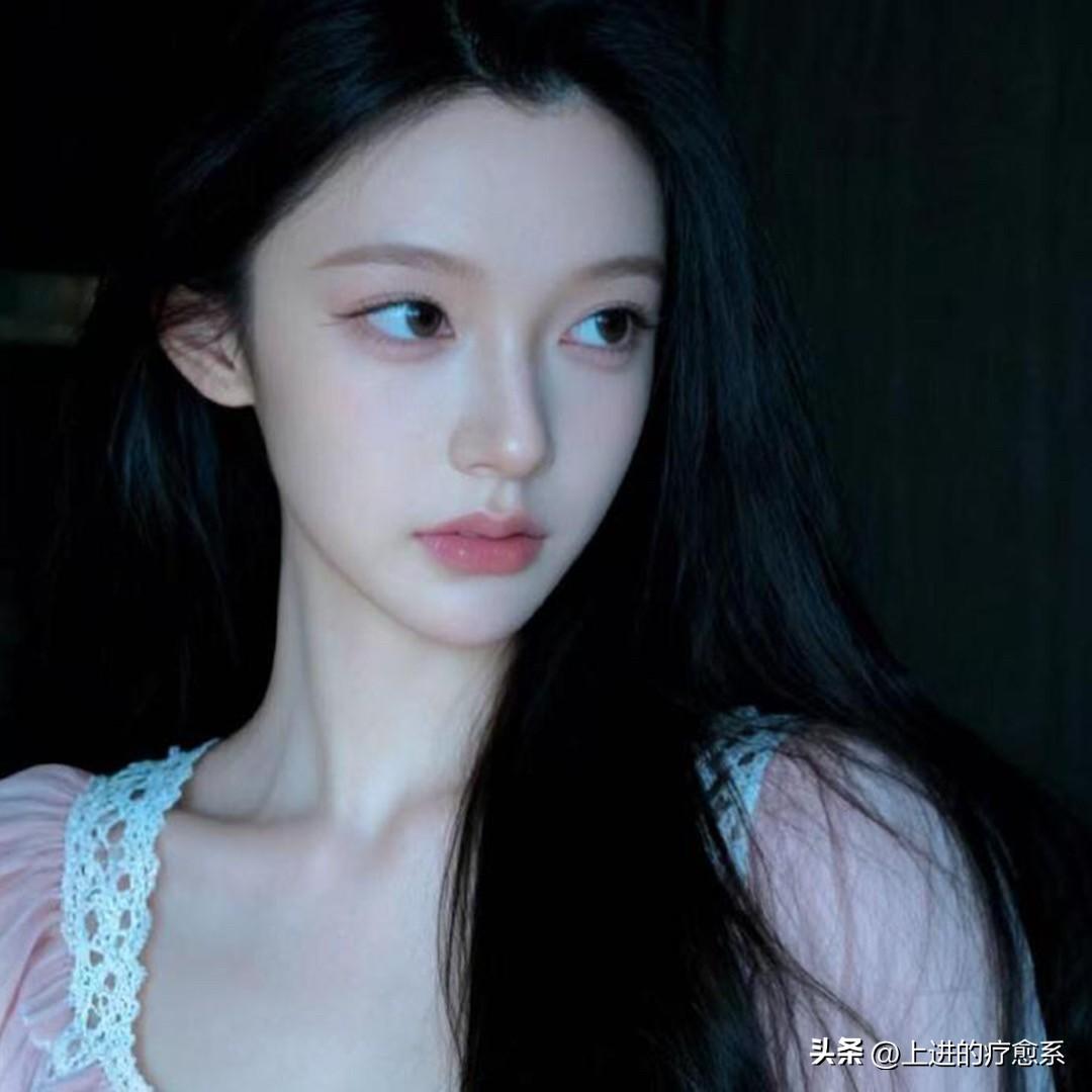 男女关系上，有一种死亡，就是别人的离开。

但你必须不害怕也不去控制任何人的离开