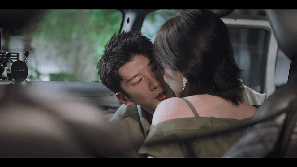 谁懂刘芮麟亲之前三个大喘气 沈屹阳亲前那三声大喘气，像倒计时又不爆破。急得人抓耳