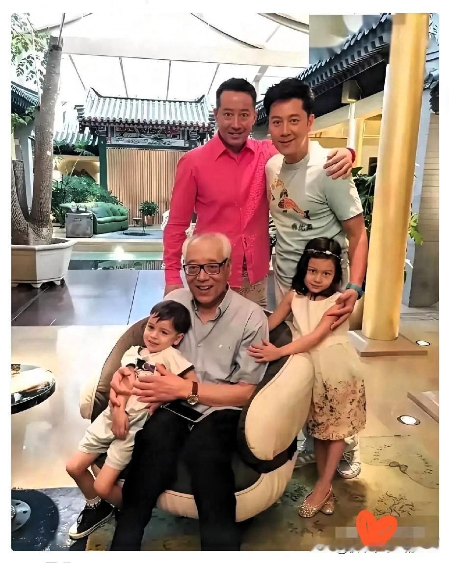 蔡国庆给亲弟弟发了20年工资，一个月2万，总共480万，就干一件事，在家看着爹妈