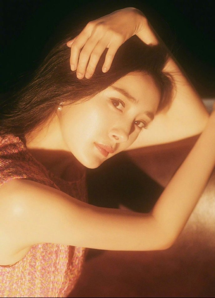 杨幂Prada高智感 谁懂啊！品牌太会选了～作为智性风天花板，冷静又迷人的高智感