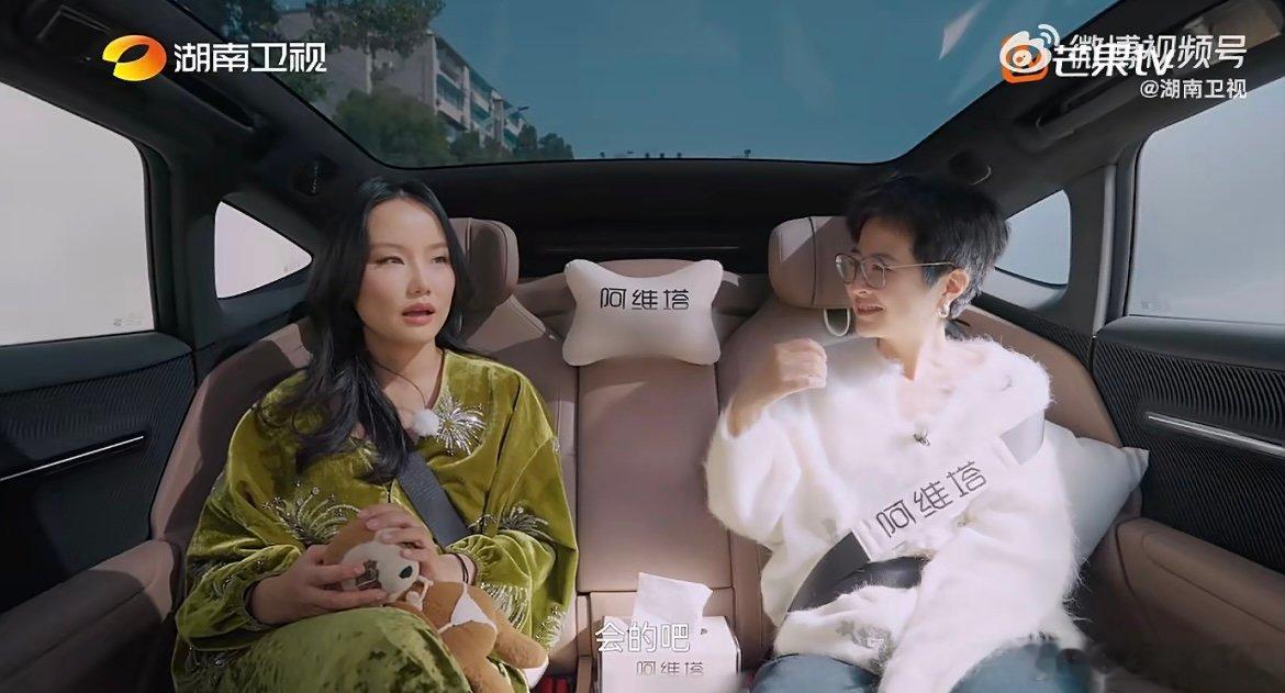 黄龄唱歌要把自己想象成杀手 黄龄的音乐演绎充满巧思！为完美诠释《小雨》的情感，她