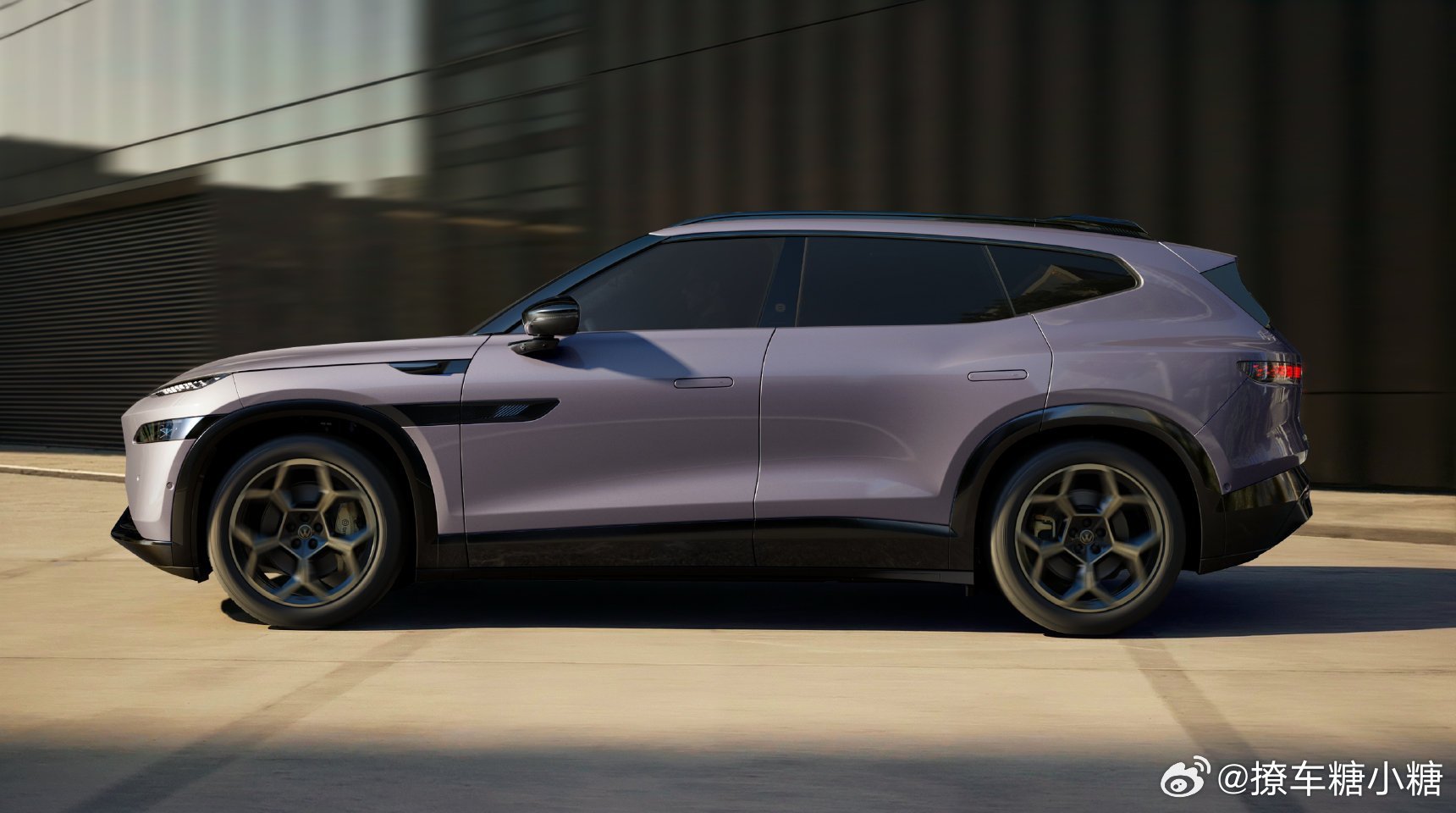 豪华大五座新卷王来了大V聊车 金标大众的旗舰纯电SUV——与众08有5米车长➕3