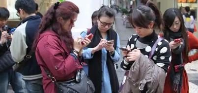 一位美国华人曾表示，他以前觉得美国要完蛋了，但是在中国待了两周之后回到美国，发现
