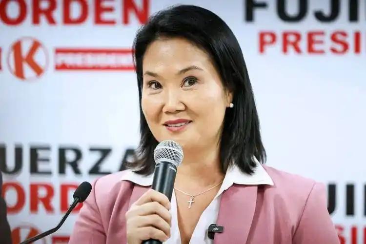 第一把火就烧向了中国！
7月3日，秘鲁全国选举委员会正式宣布藤森庆子当选总统。椅