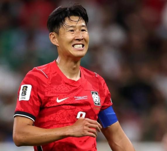 韩国足协坐不住了！
 
E 组爆出大冷门，德国 1:2 输给厄瓜多尔，直接送对手