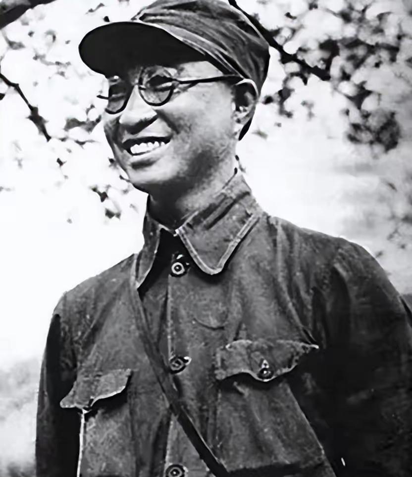 1931年，陈赓调到鄂豫皖，发现顶头上司竟是黄埔同学徐向前。他直犯嘀咕：这闷葫芦