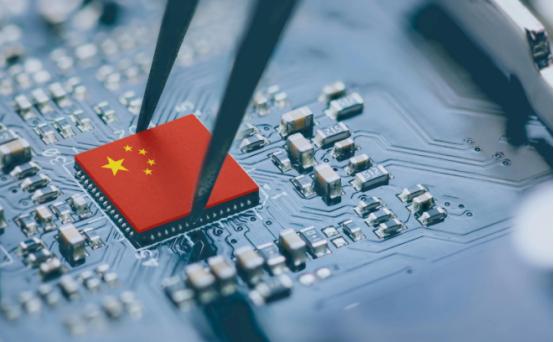 美国坐不住了！西方长达15年的严密封锁，中国却在4月9日这天，向全球半导体产业投