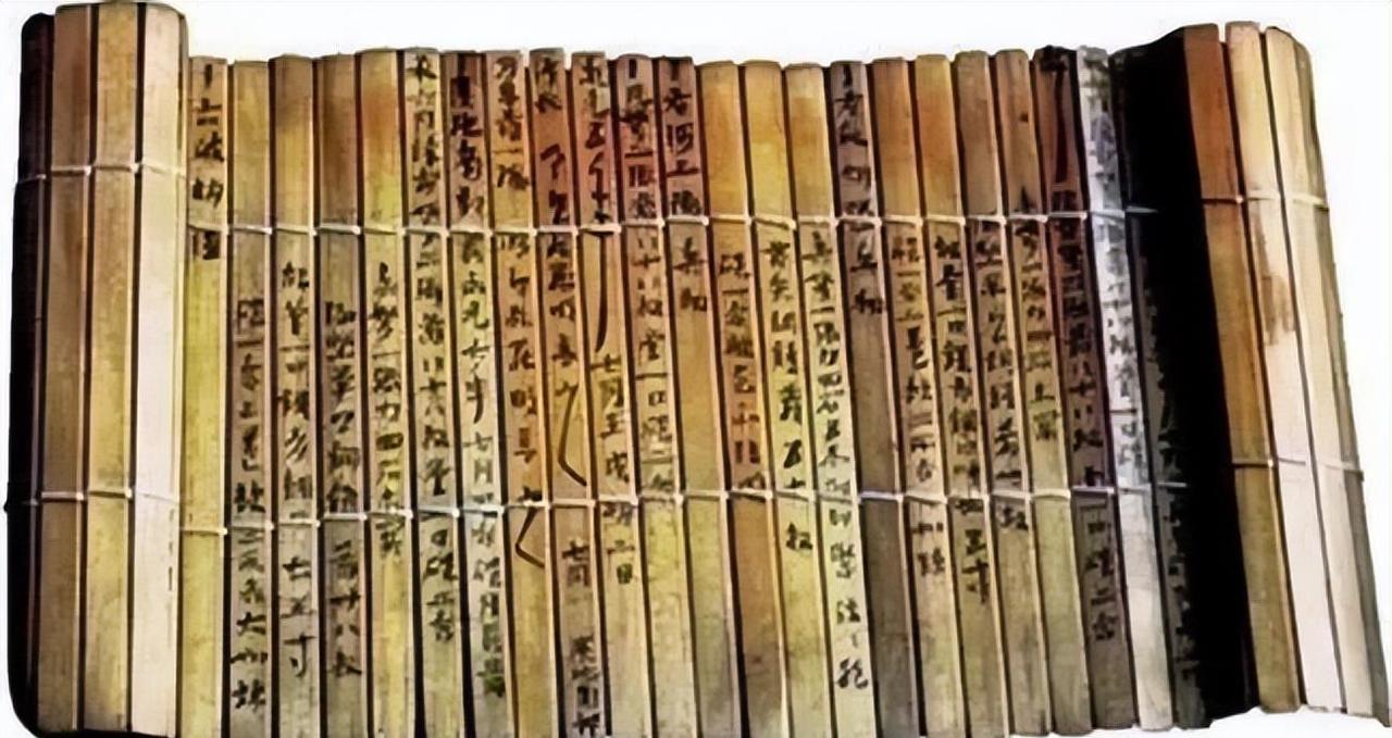 三国时期，天下三分，群雄并起，英雄辈出。

少年名叫周不疑，是当时荆州公认的神童