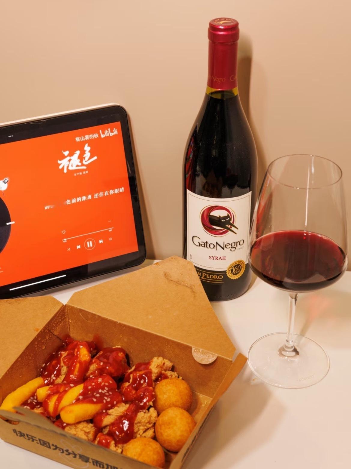 京东请客送炸鸡红酒大闸蟹 看到东 东 在搞“请客”，居然有我爱的炸鸡和红酒！感觉