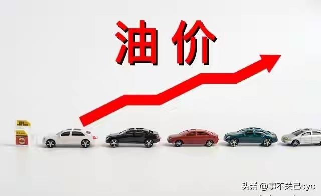 刚才路过加油站，看到今日油价已逼近160加元每百升，达到159.9加元每百升，相