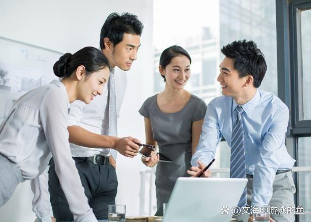 原文教人帮忙时要“犹犹豫豫地答应”。
问别人近况，就说“还行、可以”。
一定要学