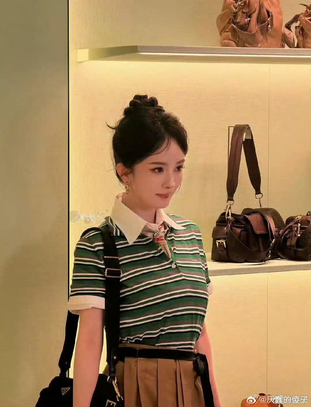 杨幂李现Prada造型 Prada女王杨幂的绝美生图，状态好好呀！ 