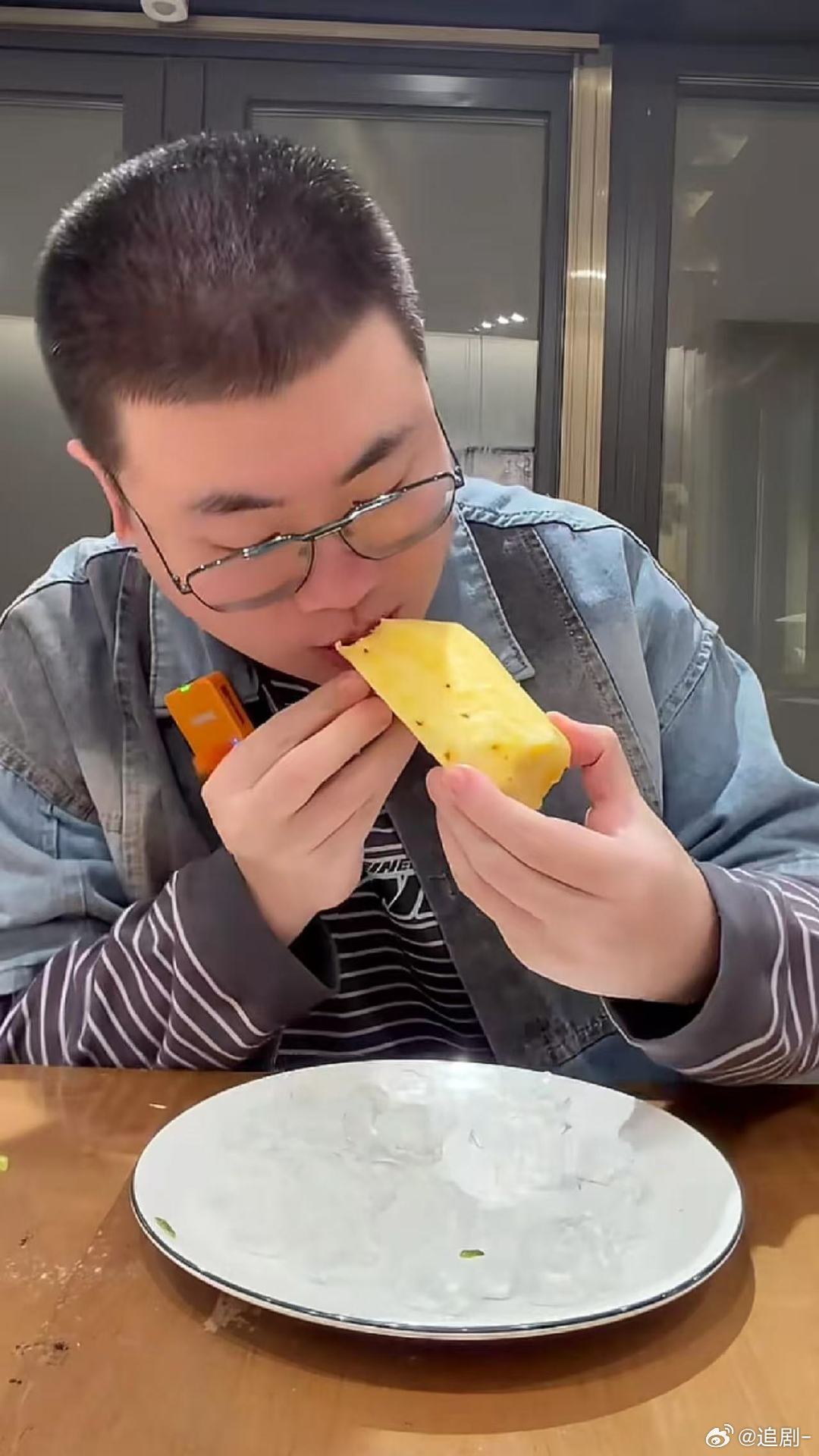 饭综后台最忙的居然是蒸饭锅不愧是专业美食家，干饭自带节奏感！一饭开锅局吕严嗷嗷炫