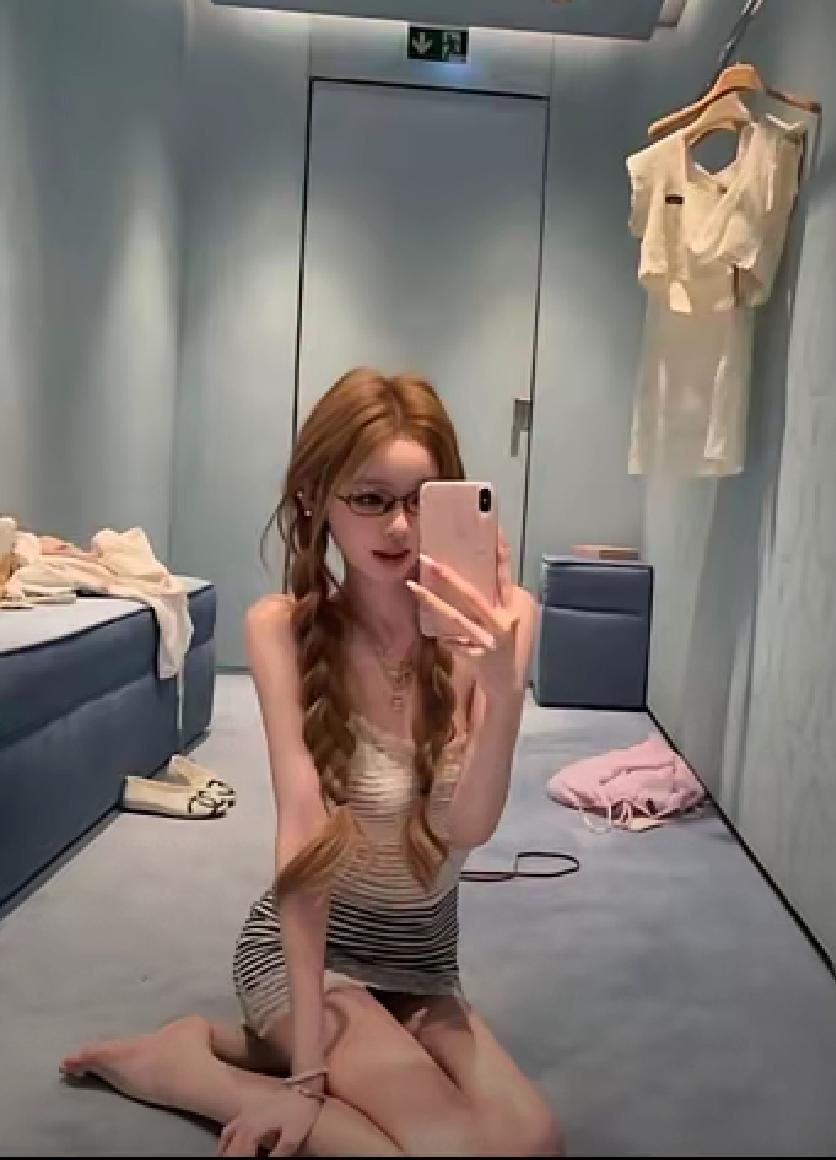 王思聪到了这个年纪，依旧保持这样的审美，实际上对他未来的发展和运势颇为不利。
