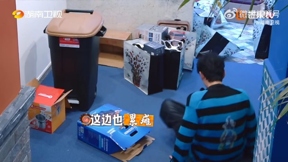 黄晓明和小猫互相治愈看到黄晓明和收养的小猫互动，真的太治愈了，看得人心里暖暖的。