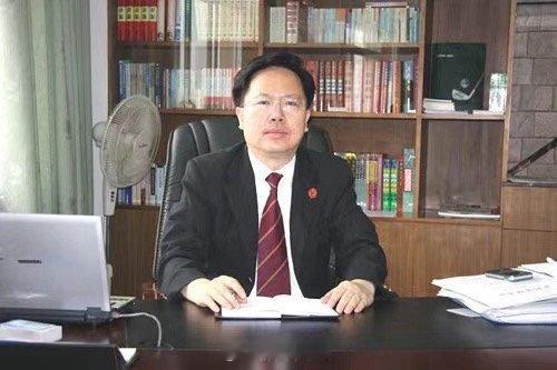 长沙市中级人民法院原党组书记、院长肖新平被双开并移送司法机关！这傢伙从娄底市法院