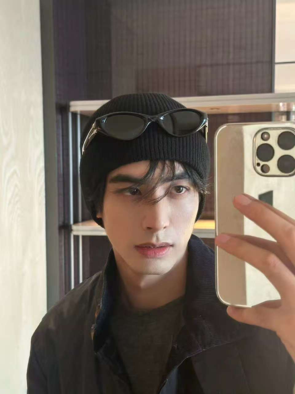 宋威龙认可自己的拍照技术宋威龙说自拍技术不错宋威龙充分认可自己的拍照技术 ​​​