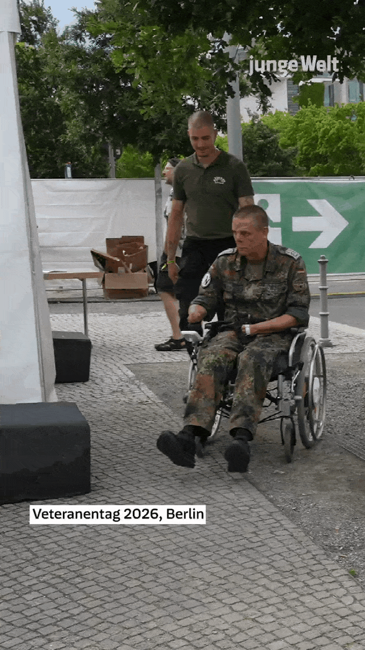 🇩🇪德国于周日纪念了“武装部队退伍军人日”。乌克兰武装部队的前成员也参加了此
