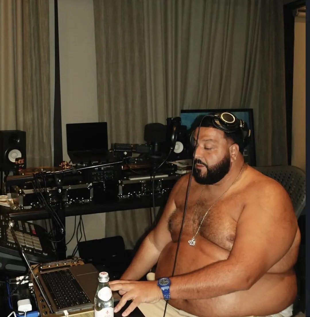 中东优熊 Dj Khaled 发布性感照片！
DJ Khaled是一位知名的音乐