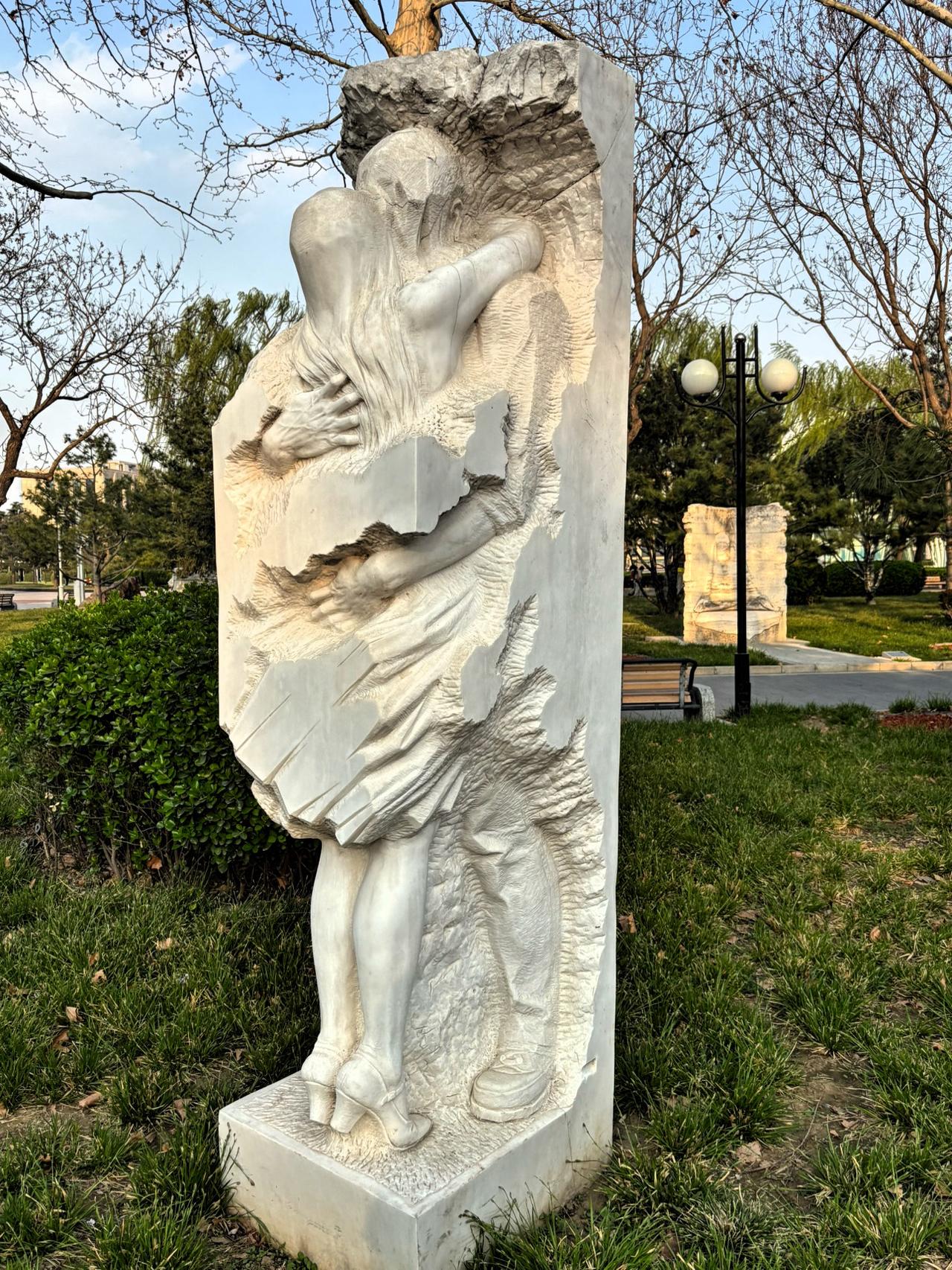 作品名称：相爱在他乡
作者：韦振中
AUTHOR:Wei Zhenzhong
国