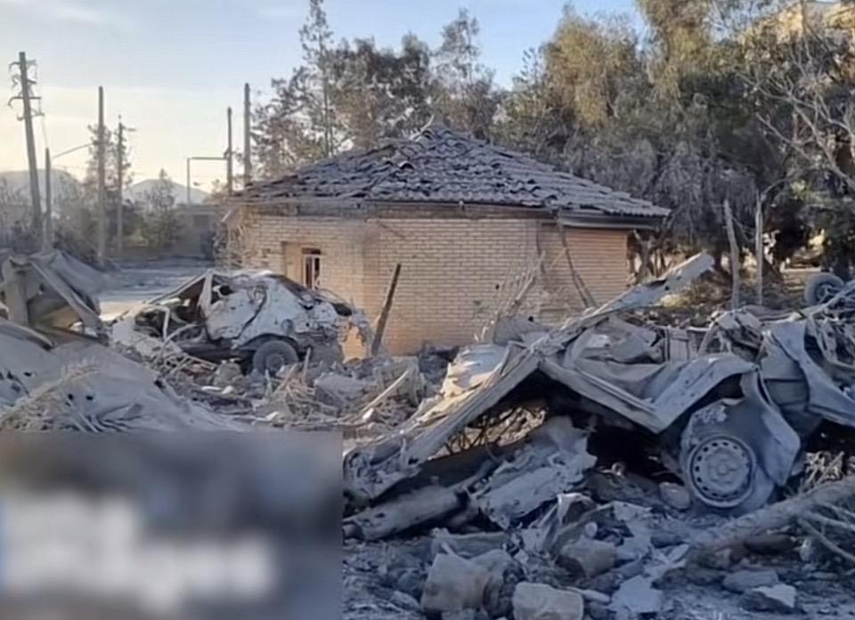 废墟中的残骸，见证了曾经的毁灭与重建。