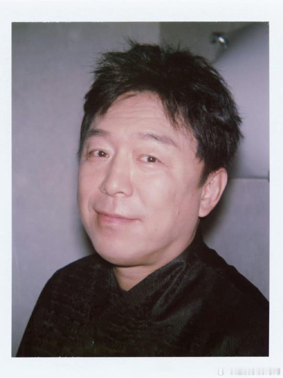 黄渤称最想演偶像剧黄渤说自己是服务型人格 舞台之上从容有度，黄渤坦言最大心愿是演