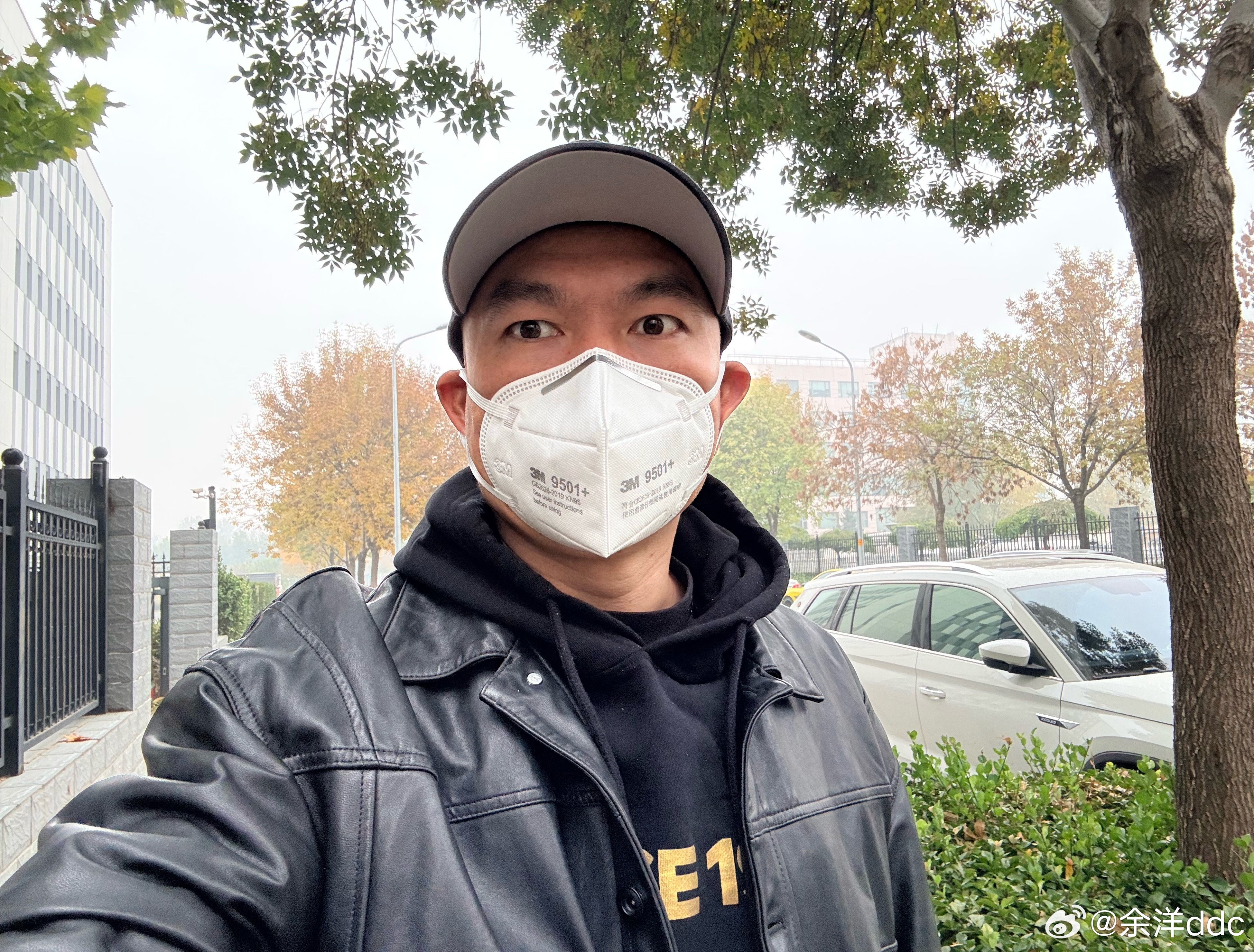 3M设计口罩的不考虑“挂钩”的强度吗？耳朵都要塑性形变了… ​​​