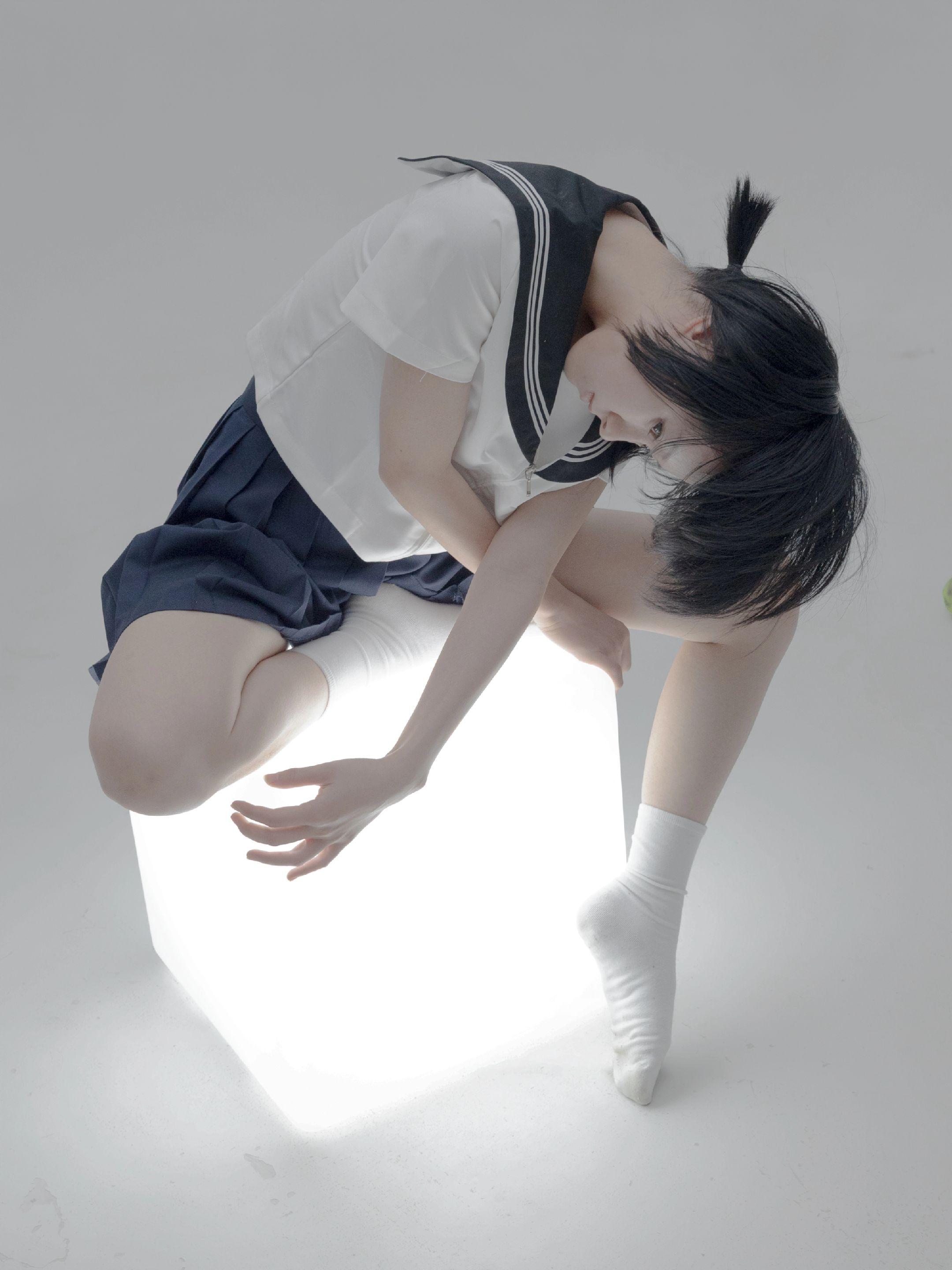 白い。