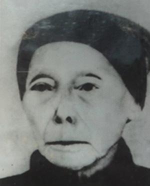 1933年，主席躲进农妇家。没想到，敌人搜查时，农妇却说：“你们要找的人，在我家