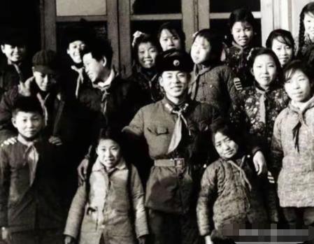 为啥私有制永远出不了雷锋、焦裕禄、钱学森、王进喜？真相扎心又现实。当一切向钱看，