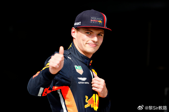 F1最年轻的杆位得主榜单更新了：基米·安东内利 19岁6个月零17天塞巴斯蒂安·