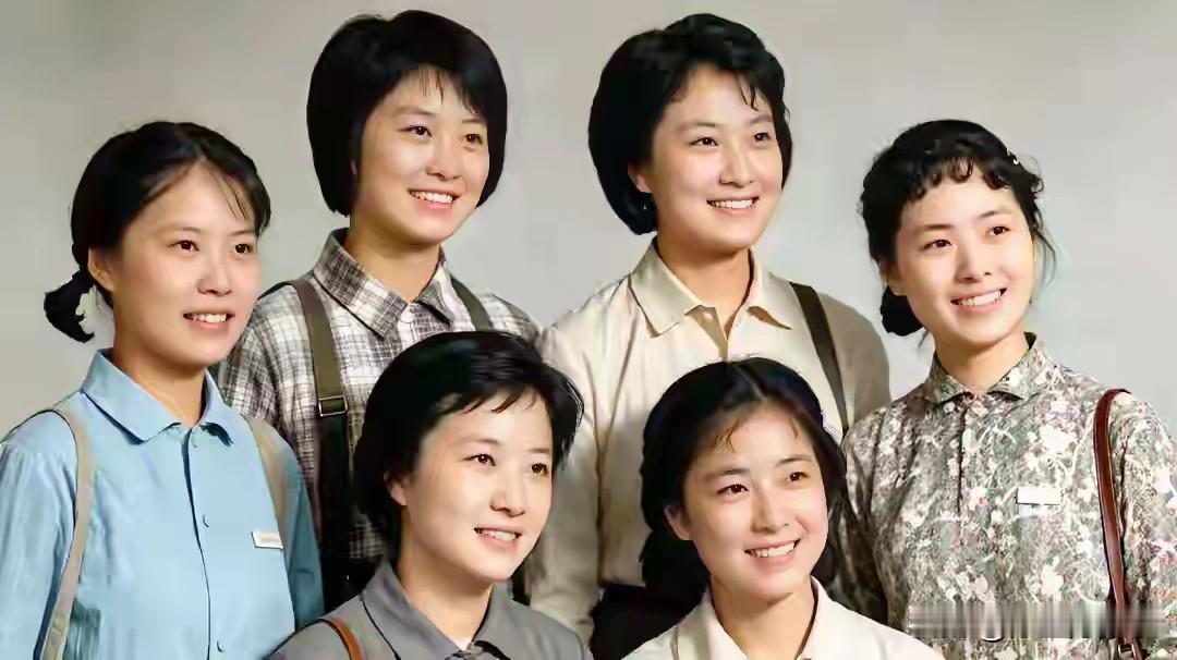 1978年一张珍贵老照片，定格了北京广播学院里敬一丹和宿舍五位同窗的青春瞬间。