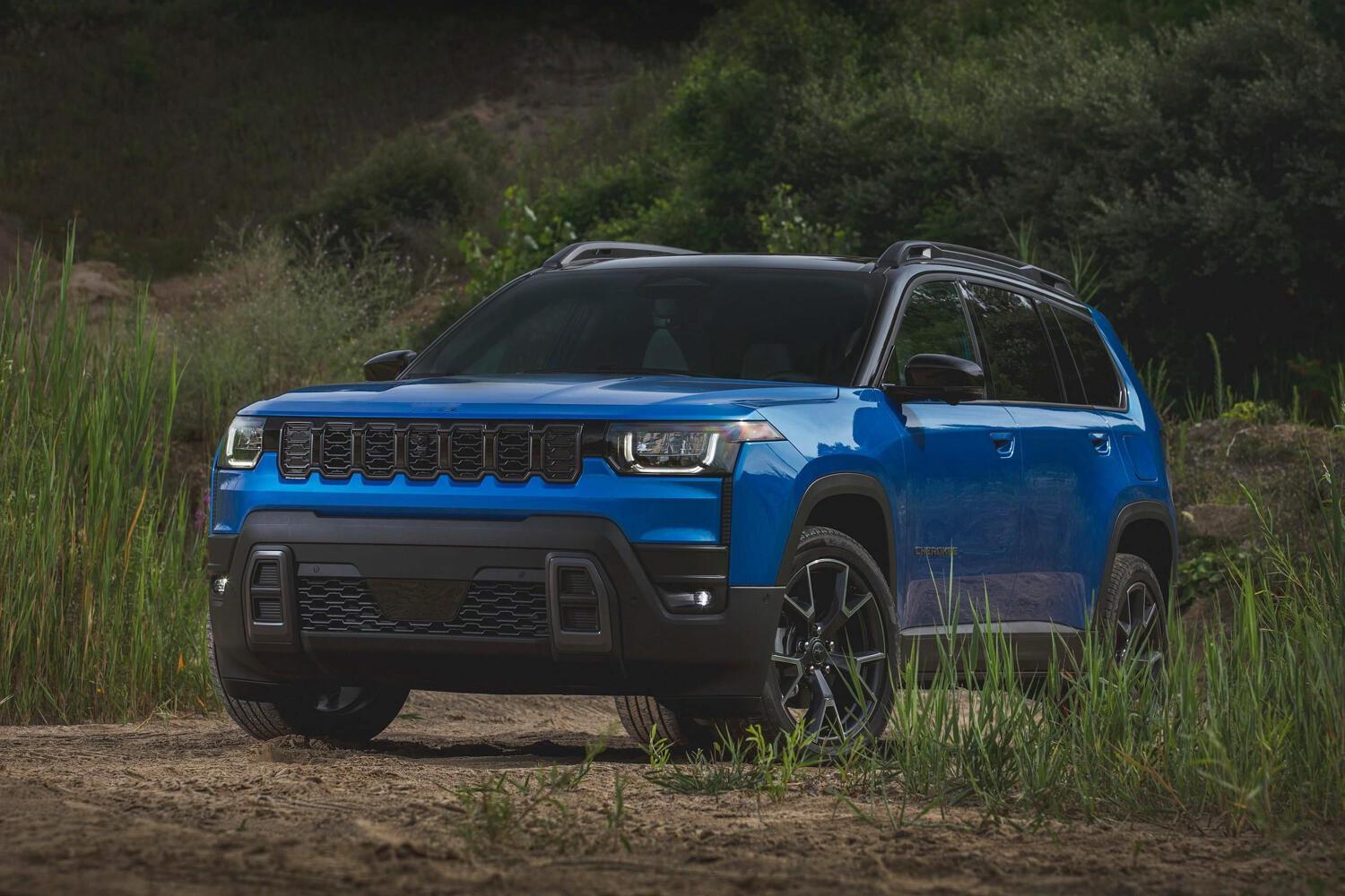 大v聊车 全新Jeep切诺基正式发布外观回归经典方正造型，标志性七孔格栅搭配分体
