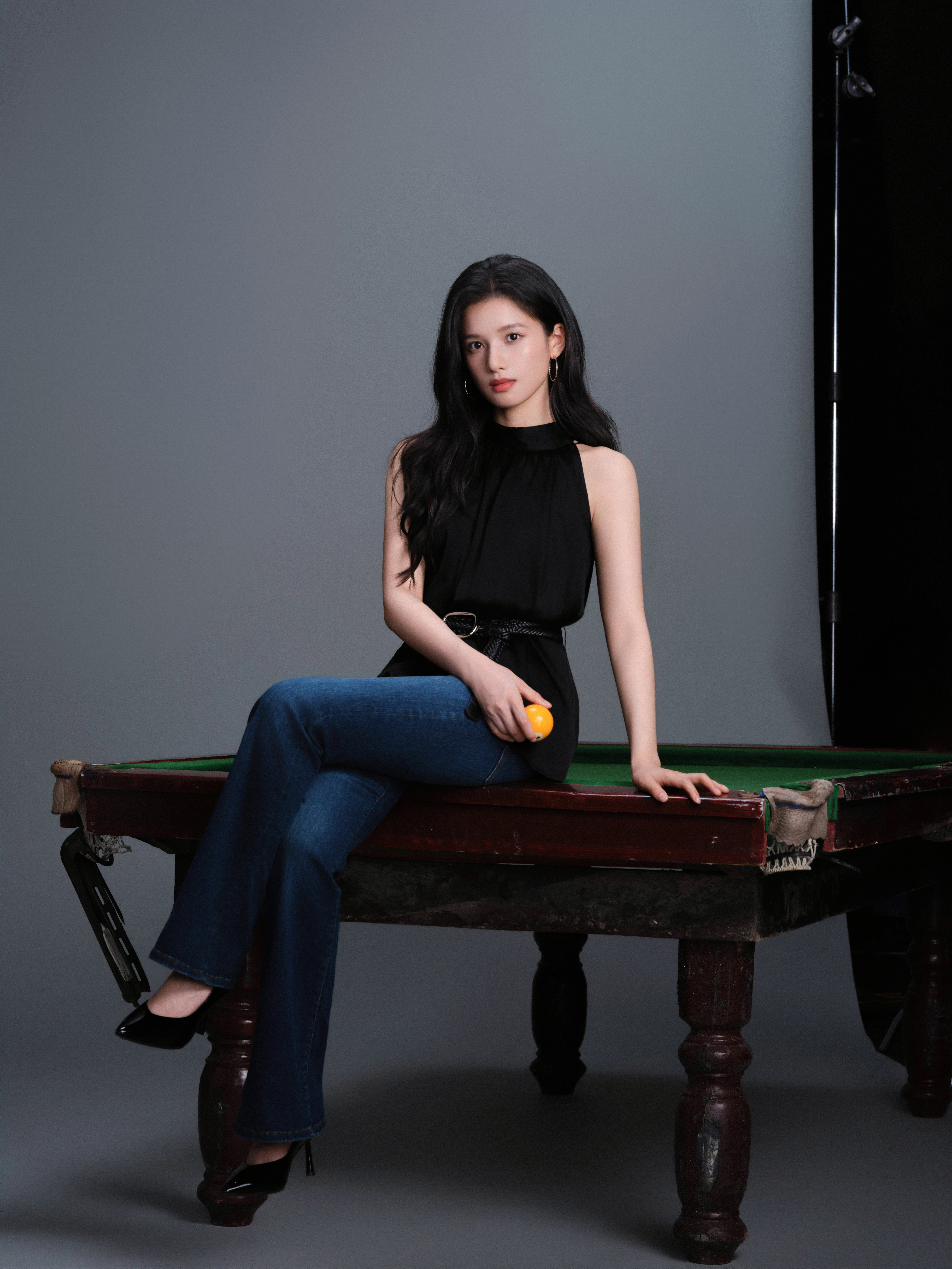 张婧仪 