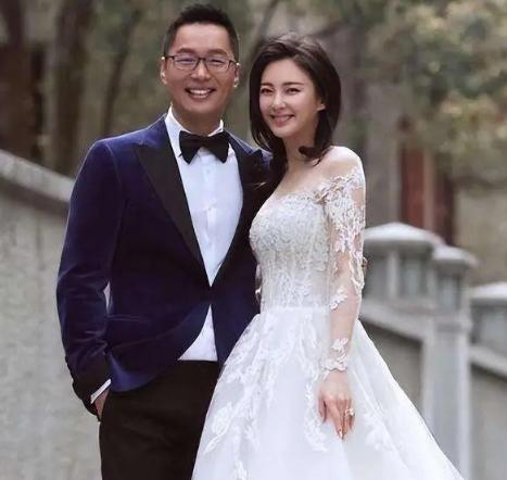 2016年，张雨绮和相识70天的富商袁巴元闪婚，不久后就火速生下了一对龙凤胎。没